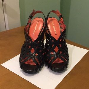 Like new Via Spiga cage slingback sandals